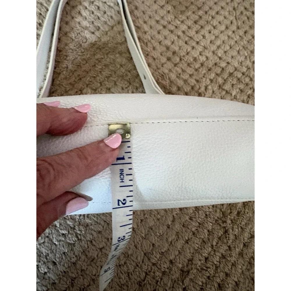 Longchamp Vintage Pebble Leather Baguette Shoulder Bag White Y2K Minimalist